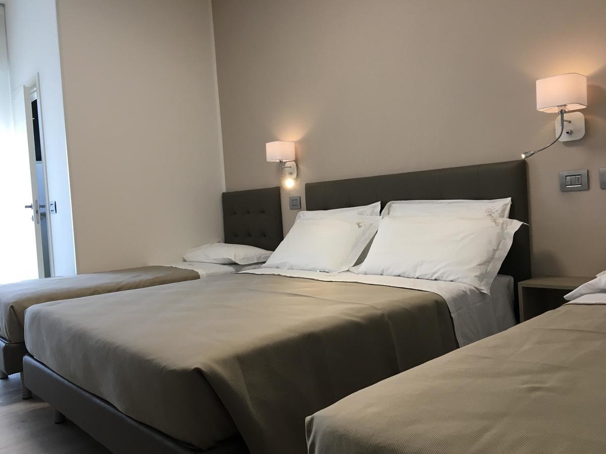 Hotel Novella Misano Adriatico Buitenkant foto