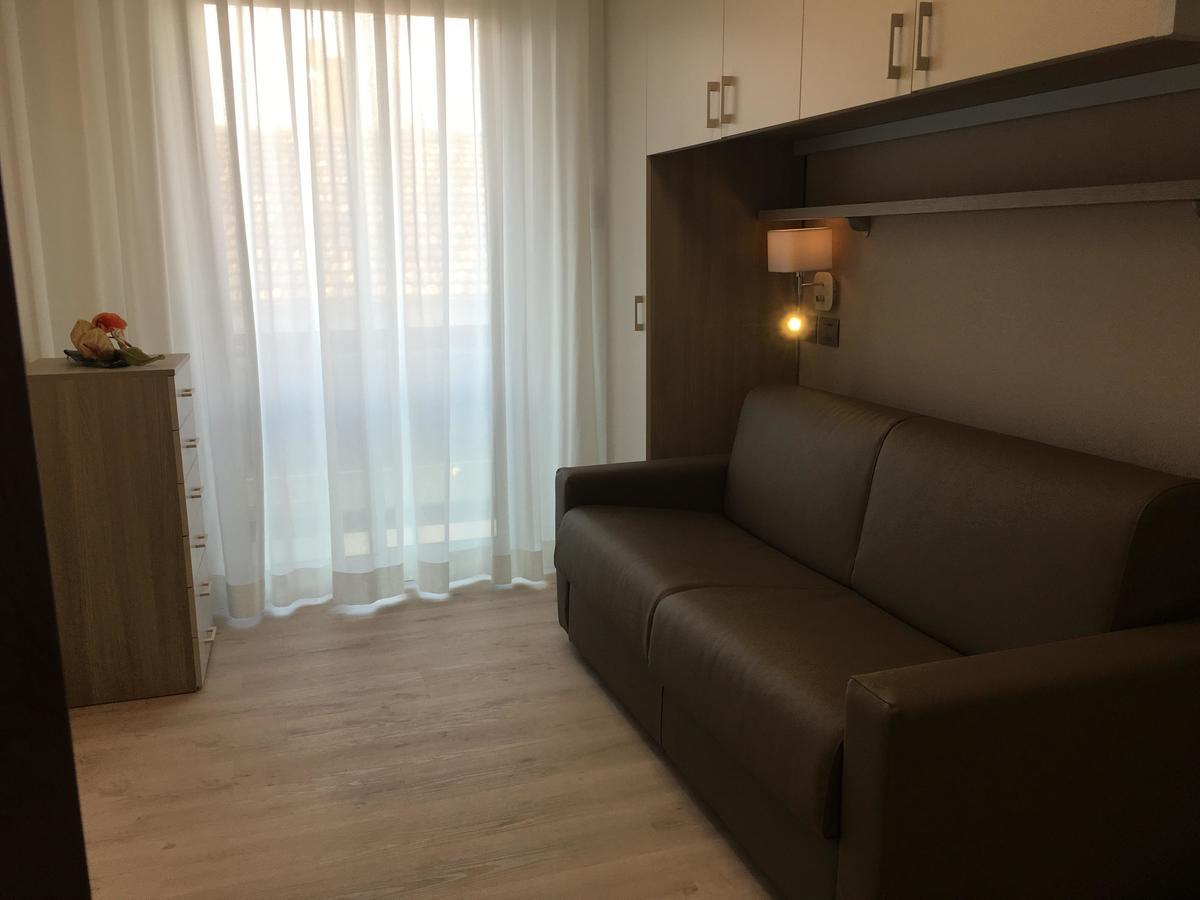 Hotel Novella Misano Adriatico Buitenkant foto